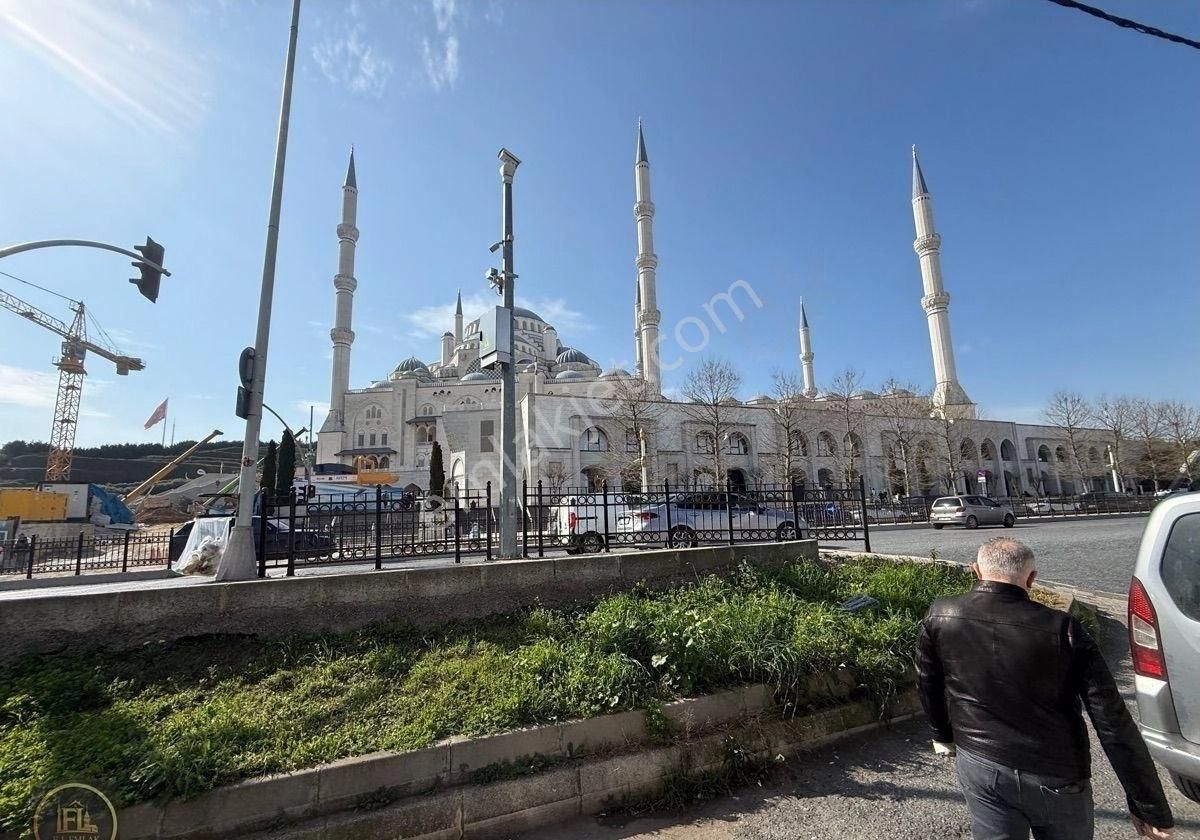 Fl Emlaktan Çamlıca Cami Yakını 2+1 Arakat