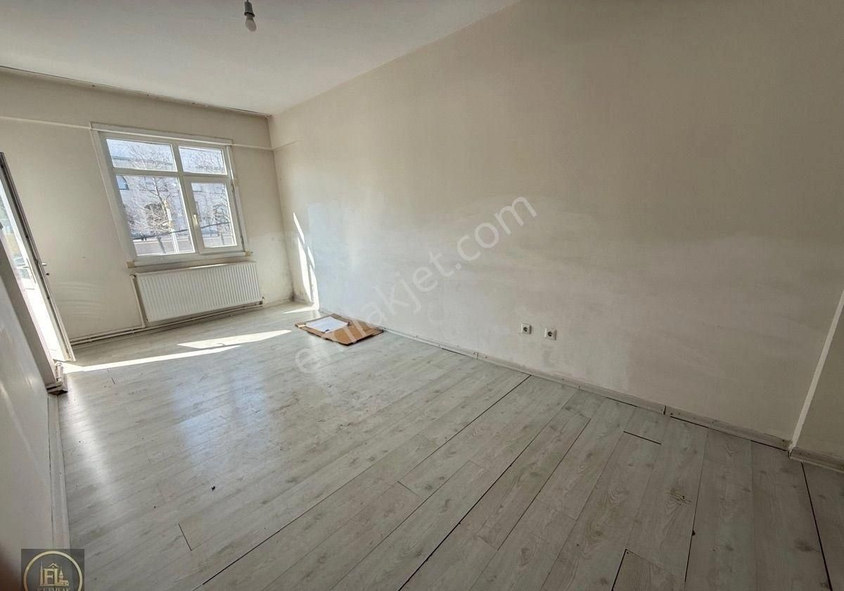 Fl Emlaktan Çamlıca Cami Yakını 2+1 Ön Cephe Arakat - Görsel 17