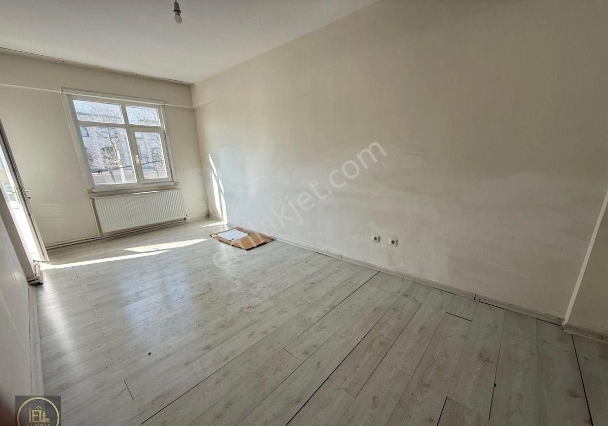 Fl Emlaktan Çamlıca Cami Yakını 2+1 Ön Cephe Arakat - Görsel 13