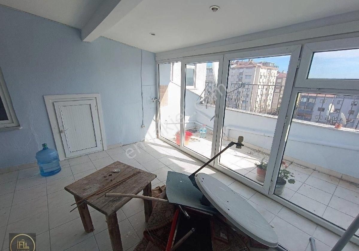 F-l Emlaktan Küçük Çamlıca Da Metroya 150 M Mesafede Dubleks Daire - Görsel 24