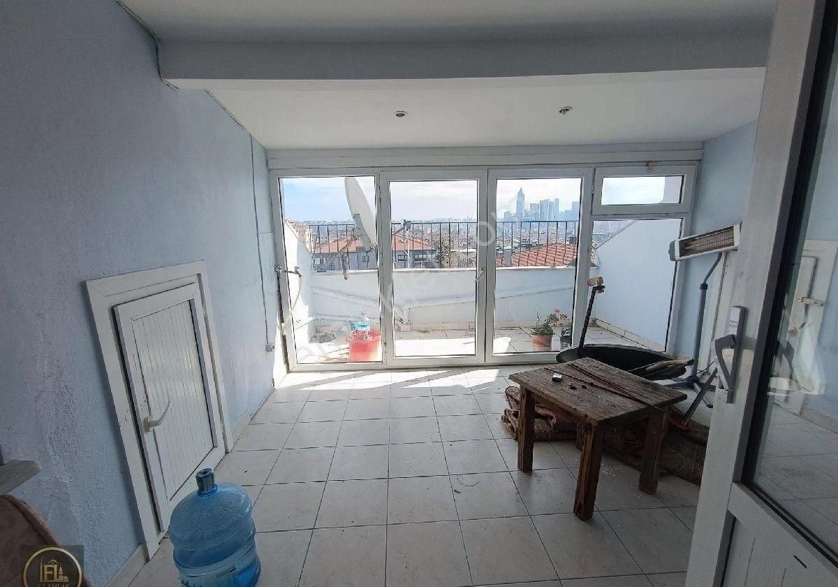 F-l Emlaktan Küçük Çamlıca Da Metroya 150 M Mesafede Dubleks Daire - Görsel 14