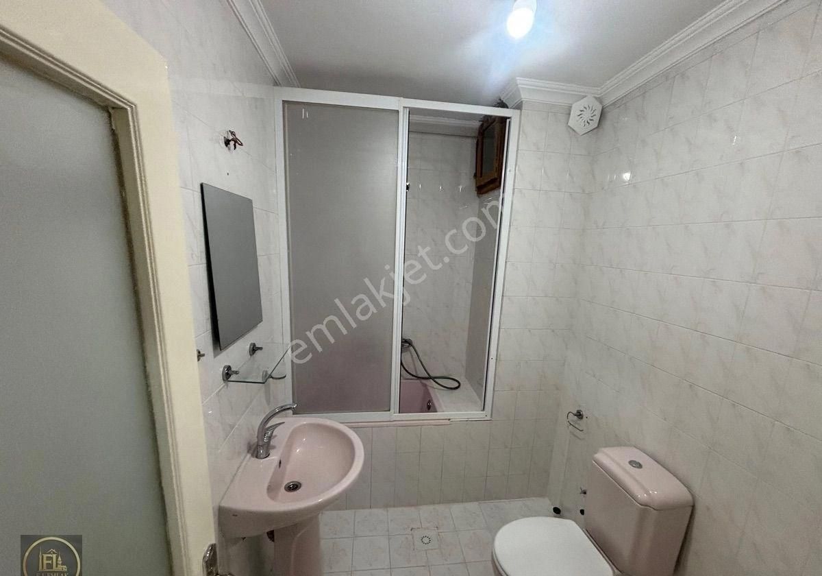 F-l Emlaktan Emmar Avm Yakını 2+1 Geniş Daire Aileye Uygun - Görsel 5