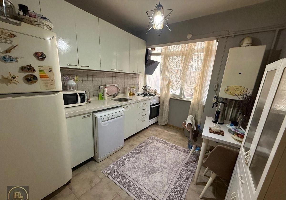 Fl Emlaktan Şirinevler Metrobüs E-5 Yakını 3+1 Arakat - Görsel 26