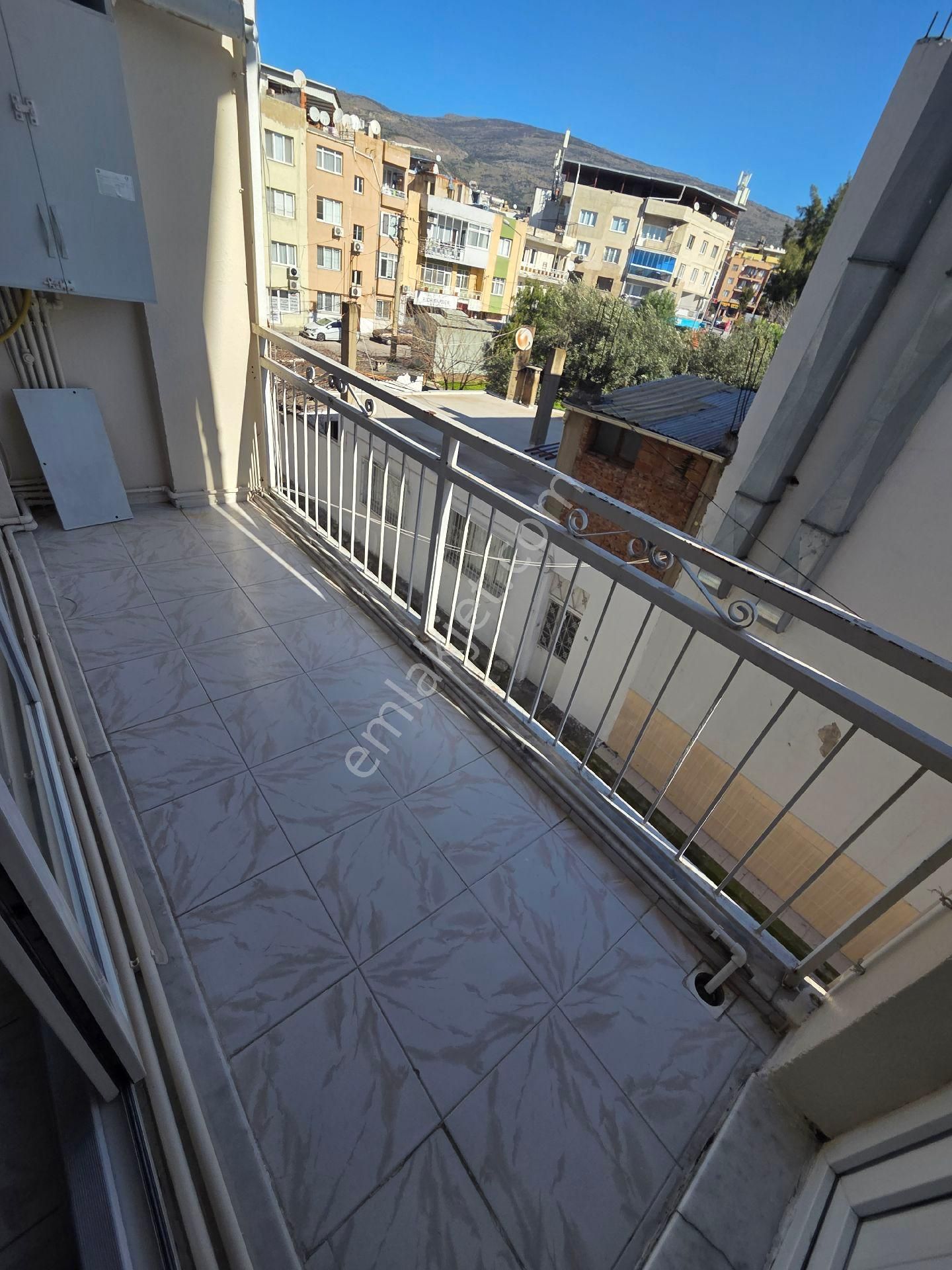 Bayraklı Osmangazi 2+1 Geniş Doğalgazlı Kiralık Daire - Görsel 7