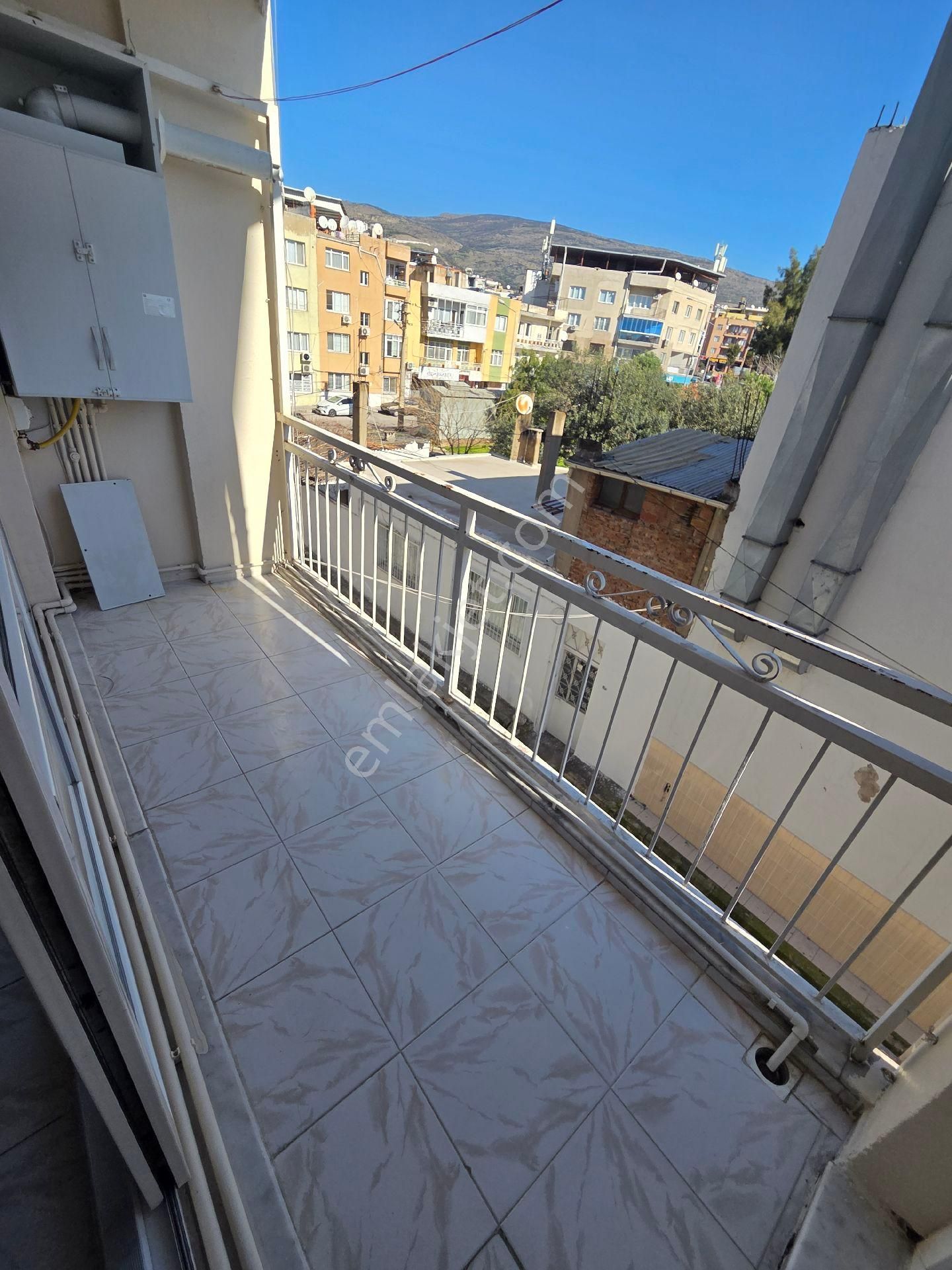 Bayraklı Osmangazi 2+1 Geniş Doğalgazlı Kiralık Daire - Görsel 8