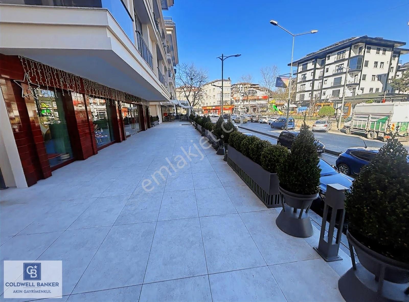 Çengelköy 'de Ana Cadde Üzeri Kurumsal Kiracılı Satılık İşyeri - Görsel 2