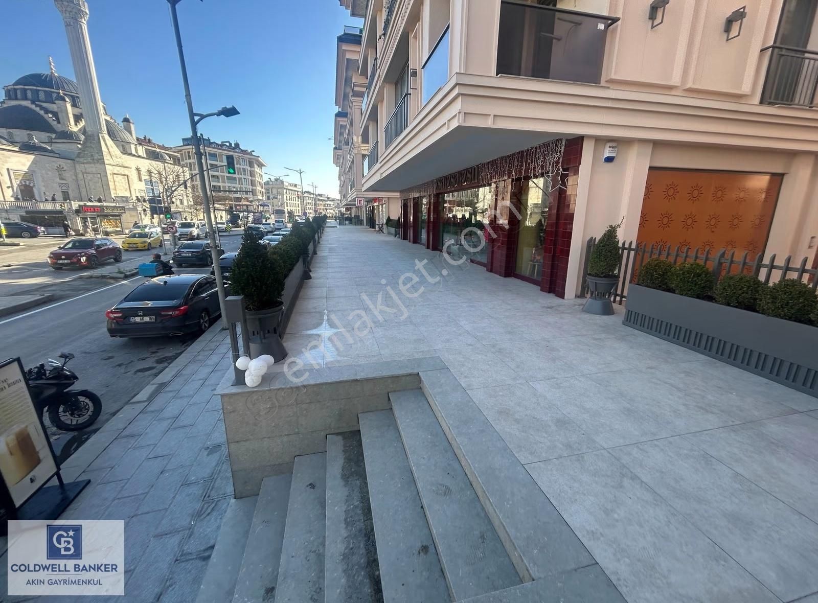 Çengelköy 'de Ana Cadde Üzeri Kurumsal Kiracılı Satılık İşyeri - Görsel 27