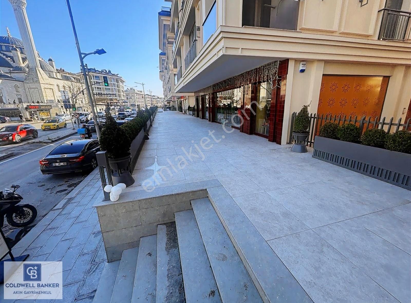 Çengelköy 'de Ana Cadde Üzeri Kurumsal Kiracılı Satılık İşyeri - Görsel 14