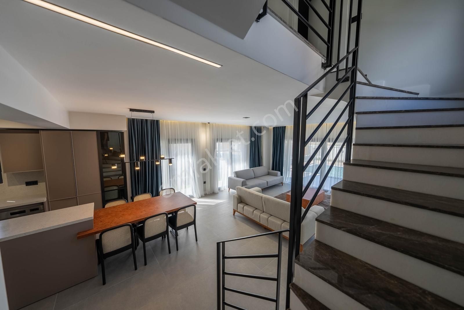 Akmaz Plajına 300m | Özel Havuzlu Sıfır Tripleks Villa | Fethiye - Görsel 5