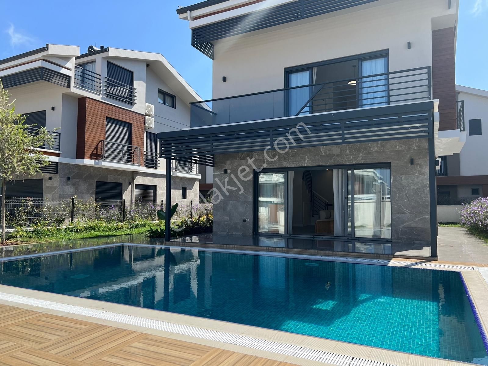 Akmaz Plajına 300m | Özel Havuzlu Sıfır Tripleks Villa | Fethiye - Görsel 8