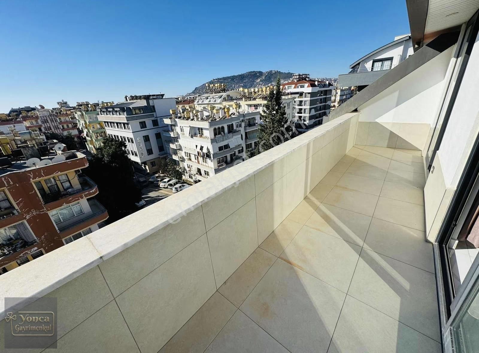 Alanya Merkez Site İçi 2+1 Dubles Full Eşyalı Denize 200 Metre - Görsel 4