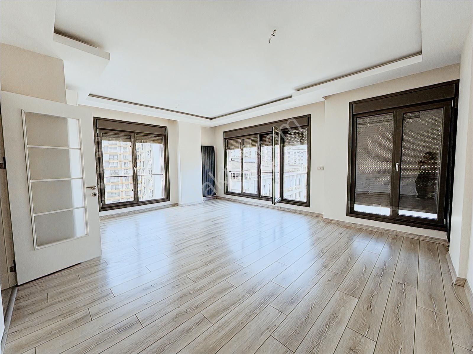 Tek Yetkili Suadiye'de 3+1 Net 95m2 Ebv Banyolu Fırsat Daire - Görsel 2