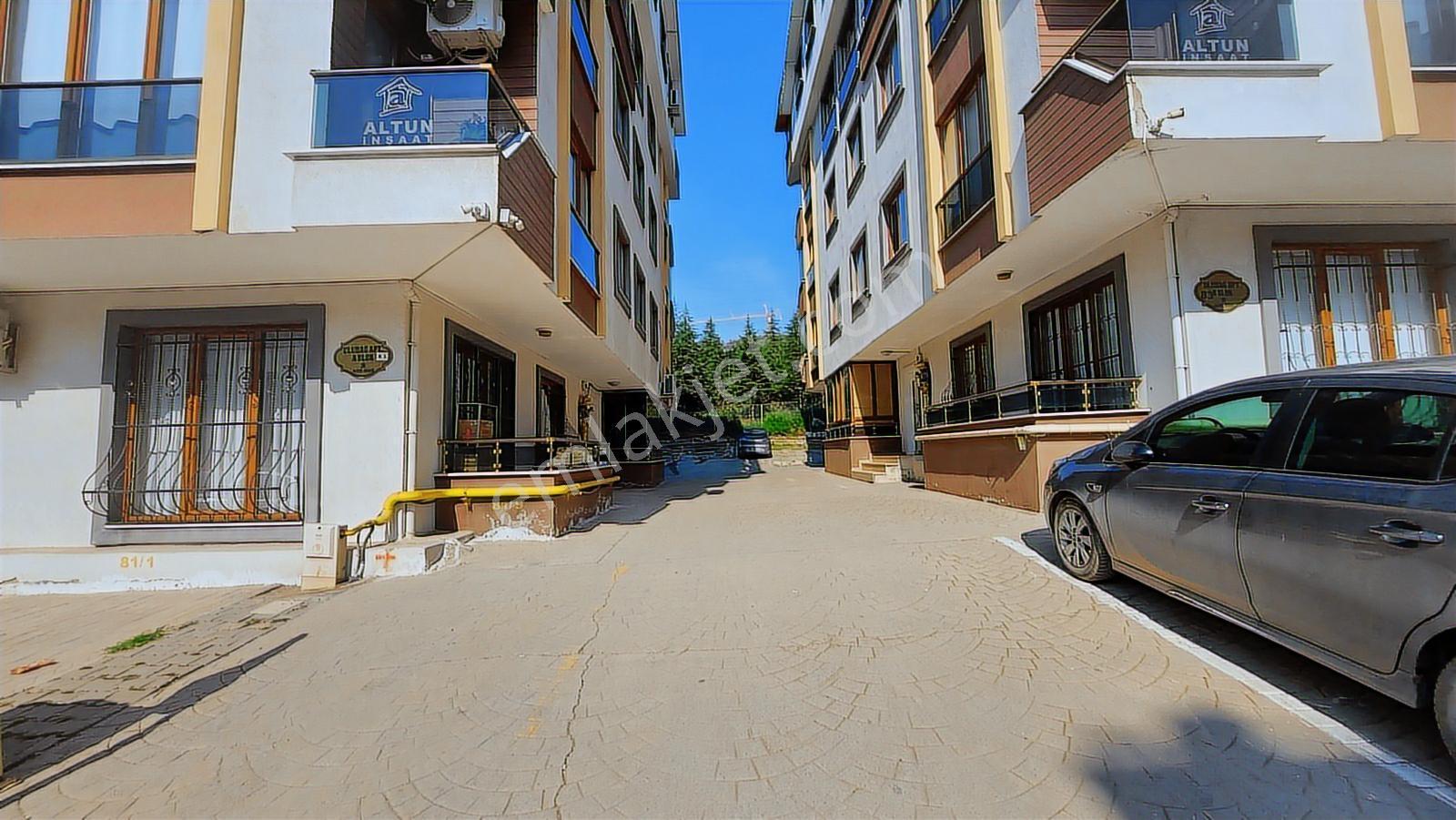 Hacıosman Mahallesi Satılık Ara Kat 2+1 Bakımlı Daire - Görsel 16