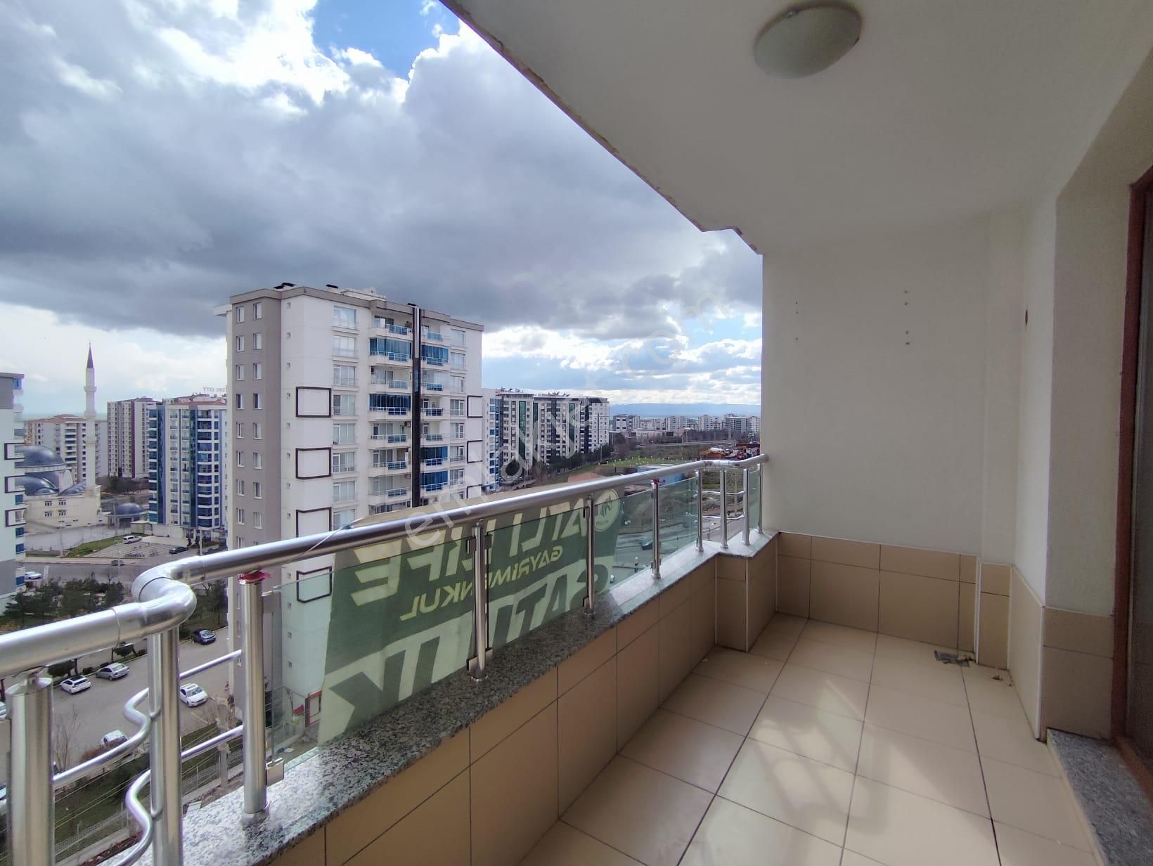 Şehir Hastanesi Civarı Satılık Prestijli 4+1 Ara Kat Daire - Görsel 9