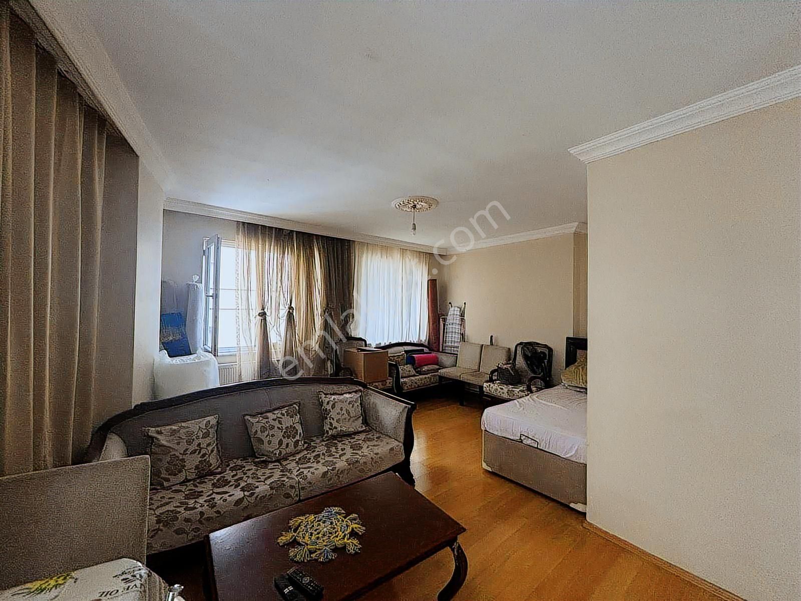 Kaçmazdan_yüksek Girişli Oldukça Geniş Satılık Dairemiz - Görsel 9