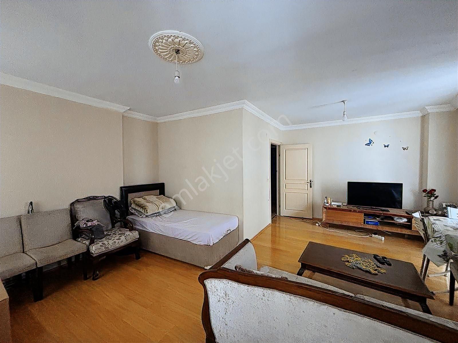 Kaçmazdan_yüksek Girişli Oldukça Geniş Satılık Dairemiz - Görsel 16