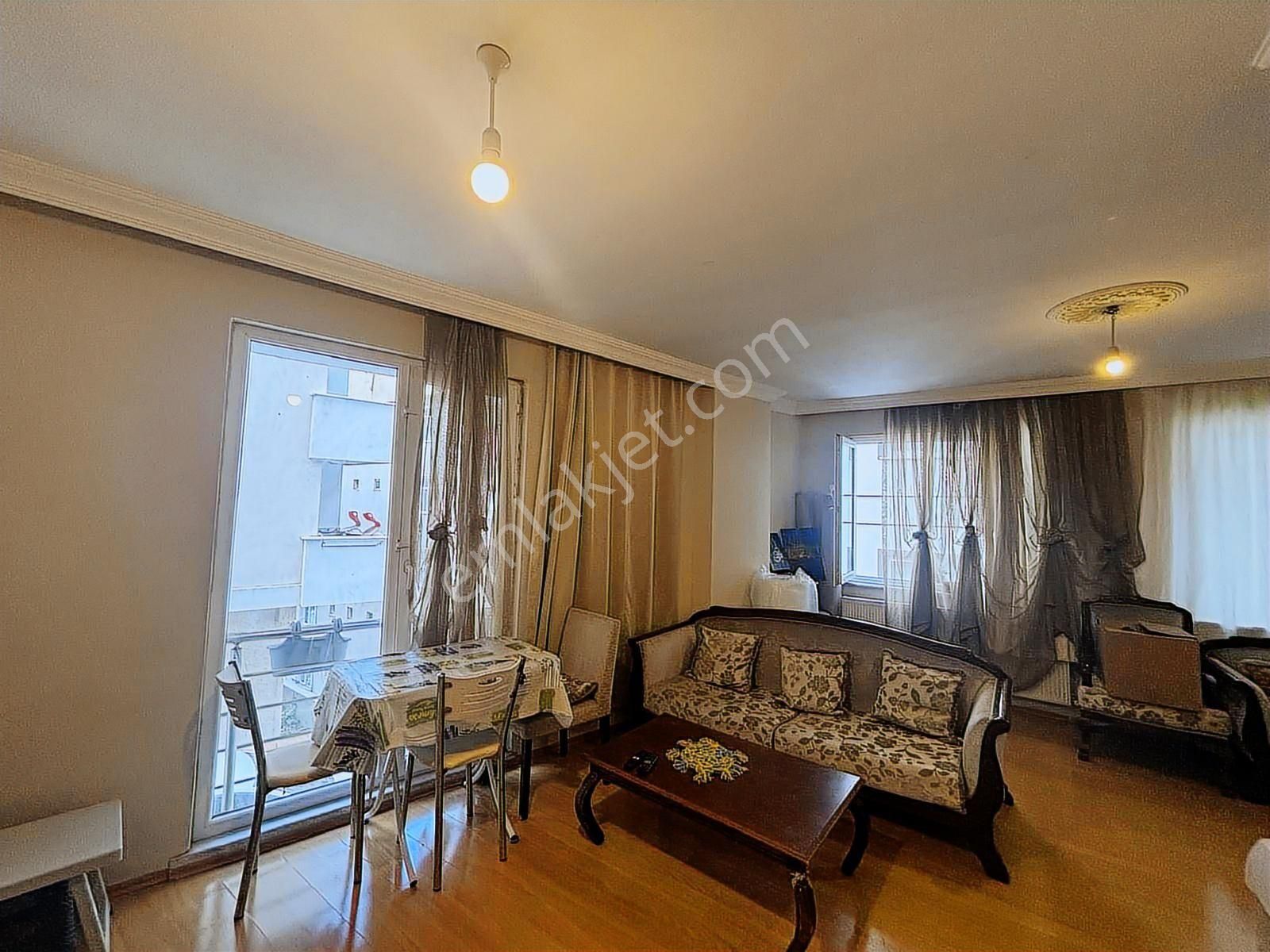 Kaçmazdan_yüksek Girişli Oldukça Geniş Satılık Dairemiz - Görsel 8