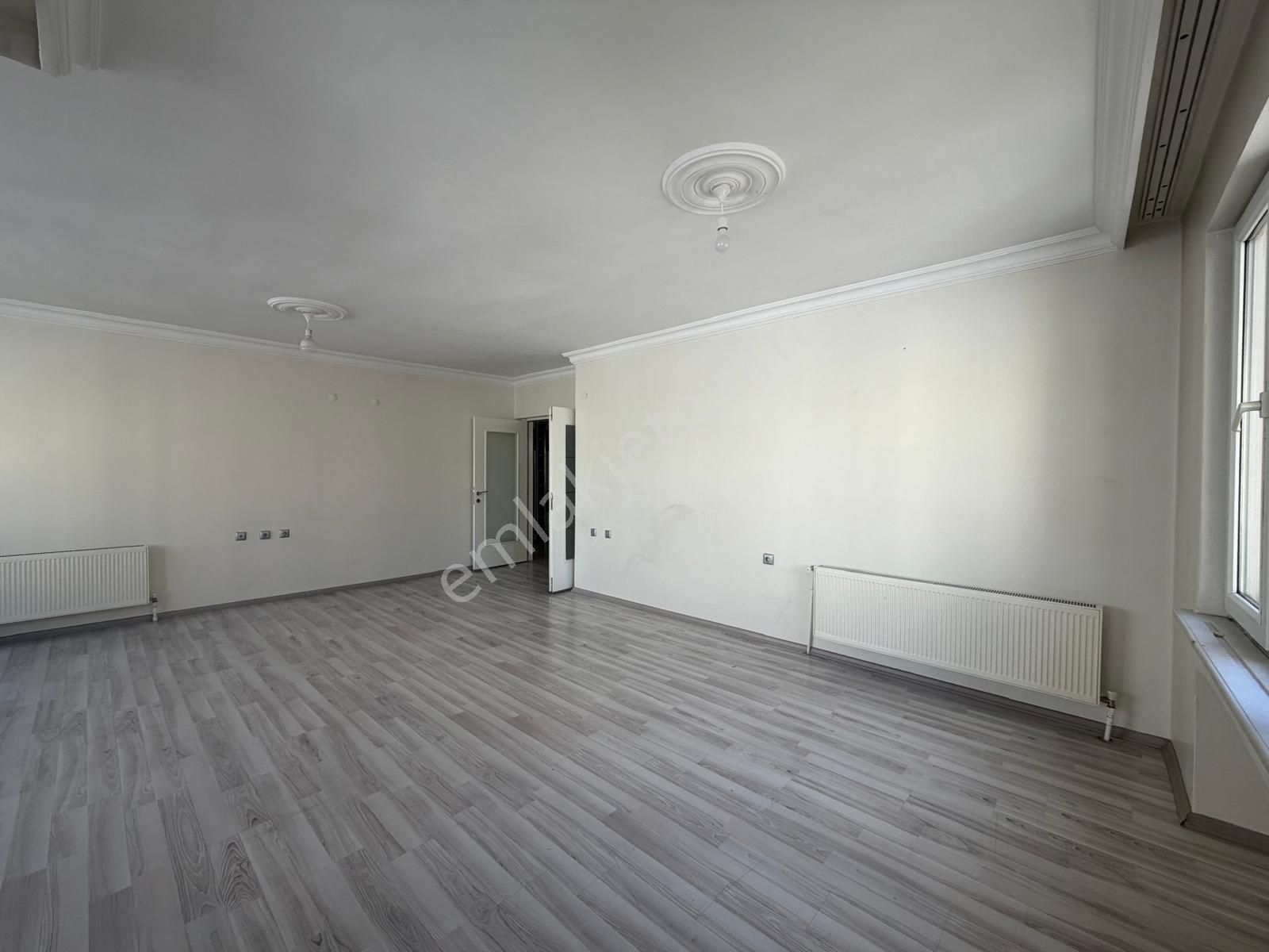 Ofiste 3+1 Ara Kat Kiralık Daire - Görsel 3