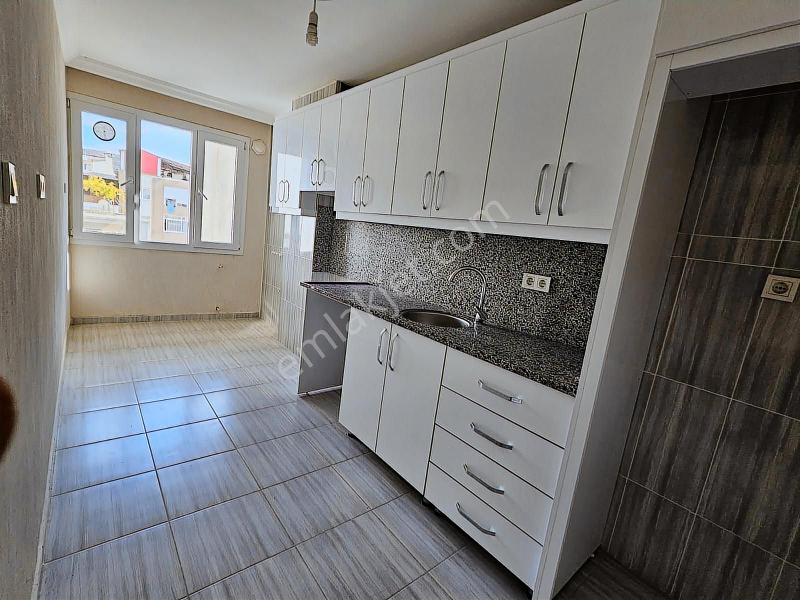 Buca Yeşilbağlar Mah Satılık 106m2 3+1 4 Kat Kullanışlı Daire - Görsel 7