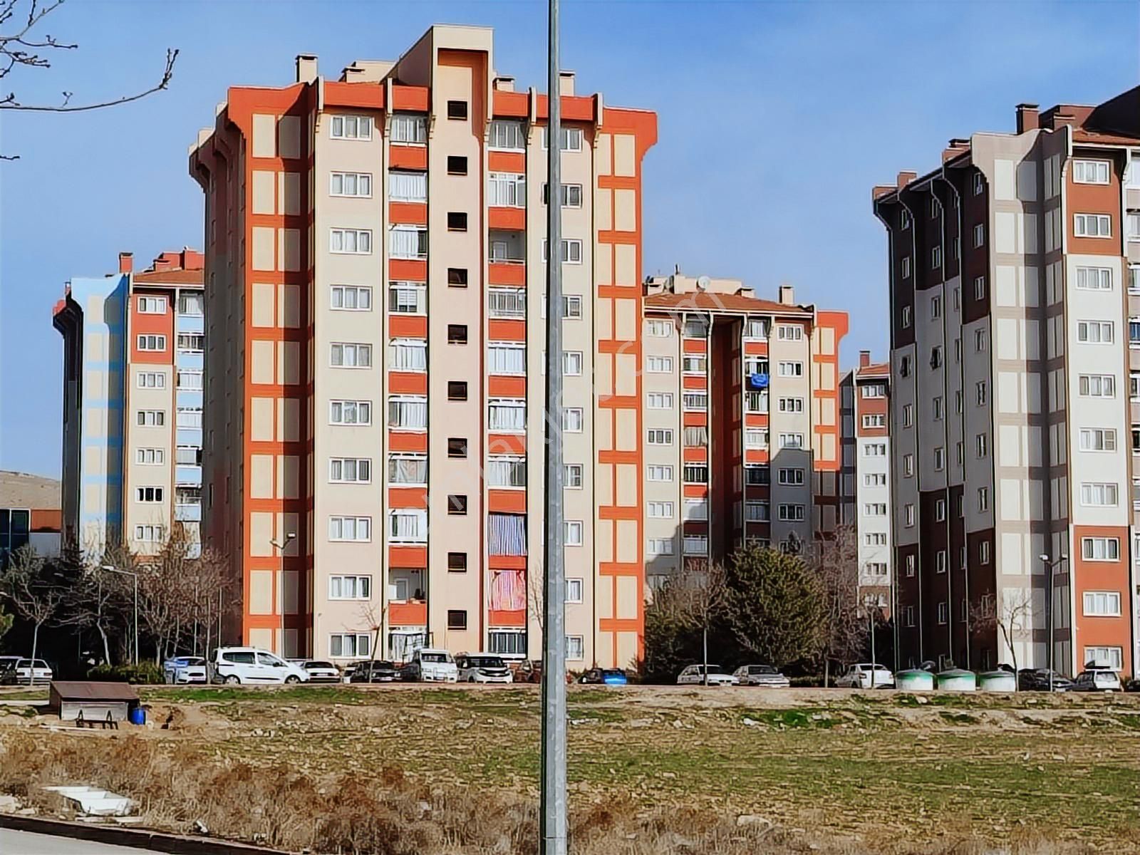 Beyhekim Toki 2+1 Ara Kat Doğu Güney Cepheli Satılık Daire (boş)