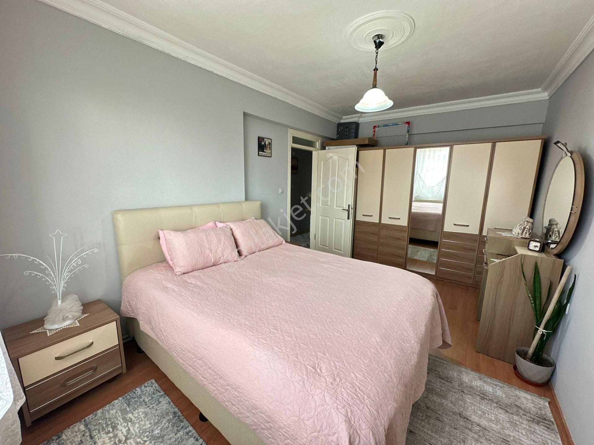 Alipaşa Mahallesinde Tenis Kafe Karşısı 3+1 Masrafsız Daire - Görsel 2