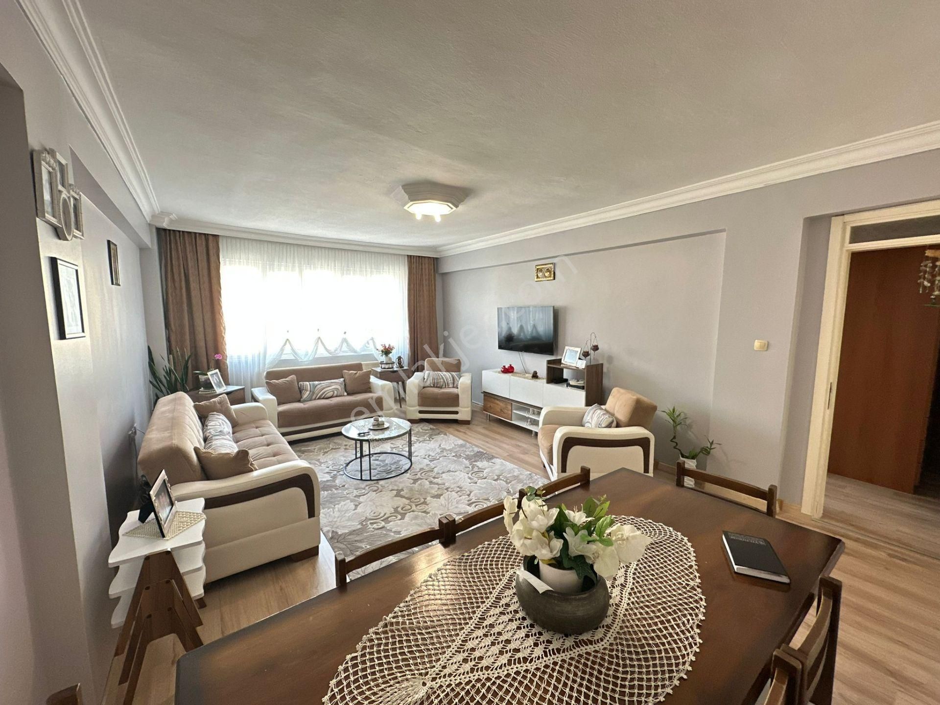 Alipaşa Mahallesinde Tenis Kafe Karşısı 3+1 Masrafsız Daire - Görsel 13