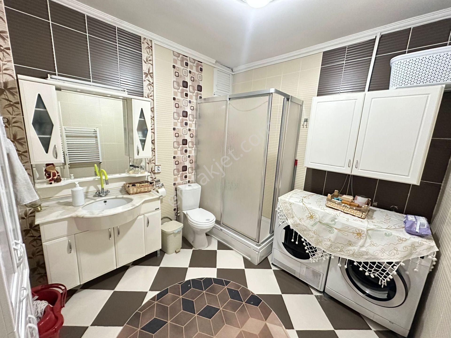 Alipaşa Mahallesinde Tenis Kafe Karşısı 3+1 Masrafsız Daire - Görsel 12