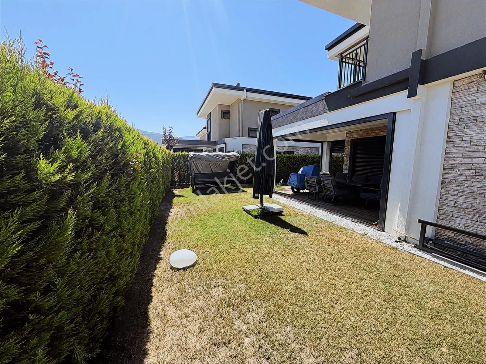 Sevgi Plajına Yakın Satılık 3+1 Villa - Görsel 13