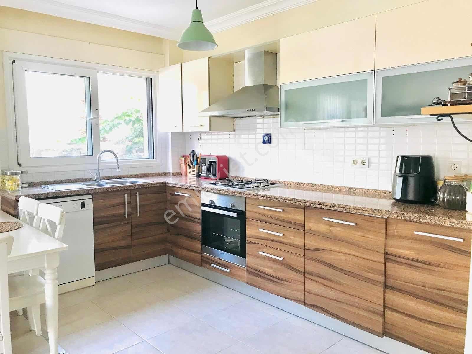 Kuşadası Lenapark Rezidansta Satılık 2+1 Bahçe Katı - Görsel 18