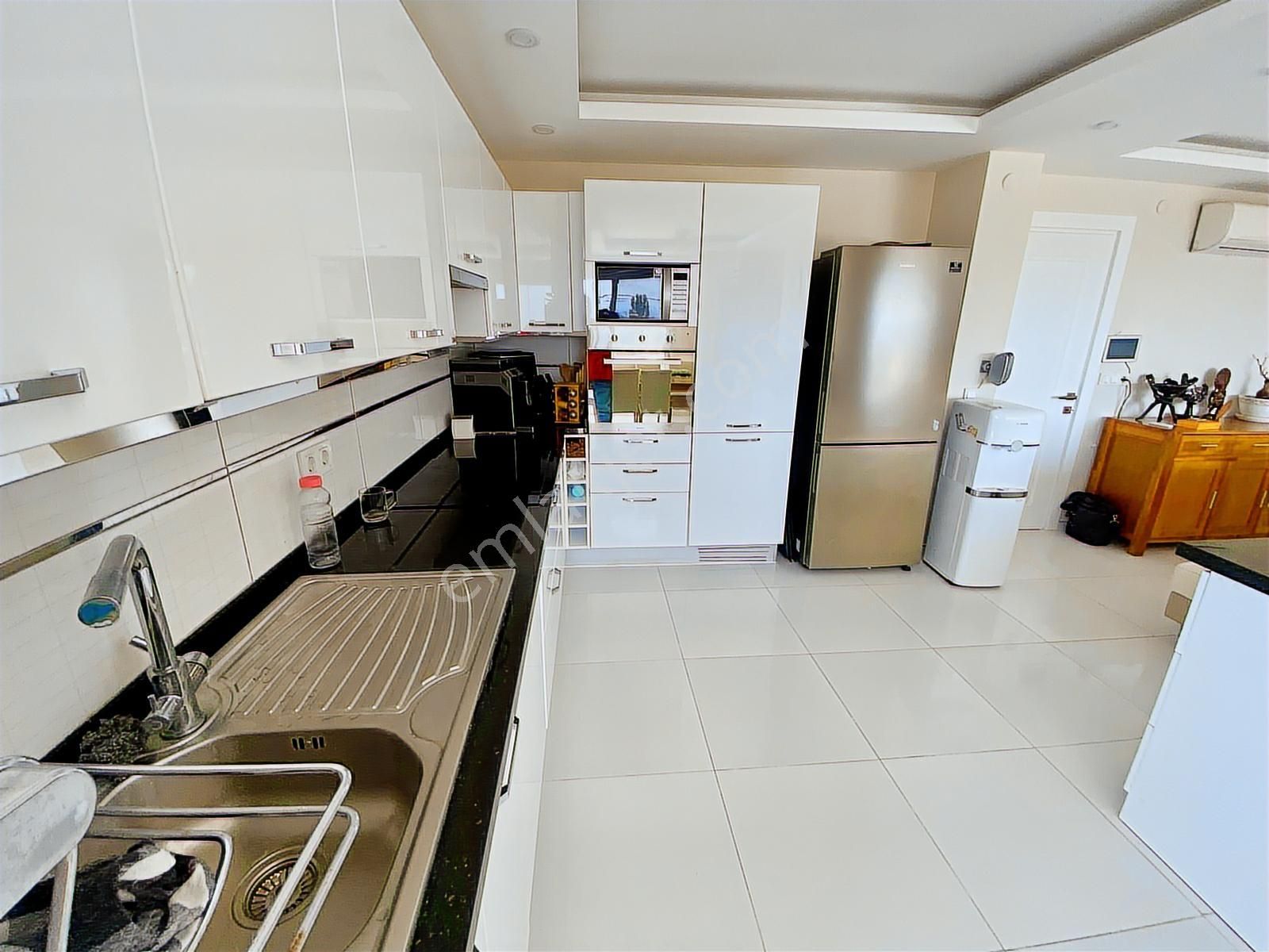 Kuşadası'nda Hayallerinizi Zorlayan 5+2 1250m2 Lüks Villa - Görsel 7