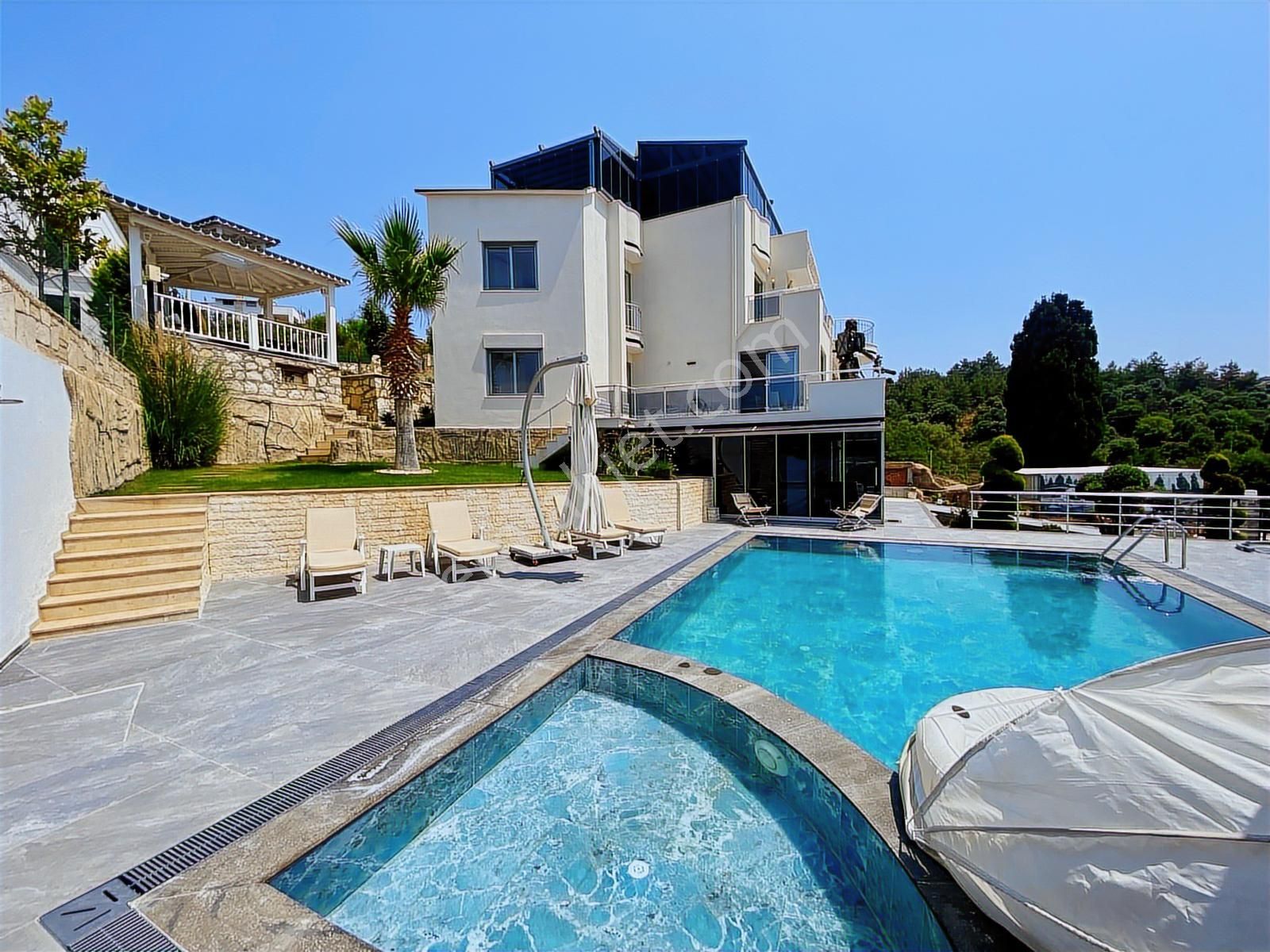 Kuşadası'nda Hayallerinizi Zorlayan 5+2 1250m2 Lüks Villa - Görsel 19