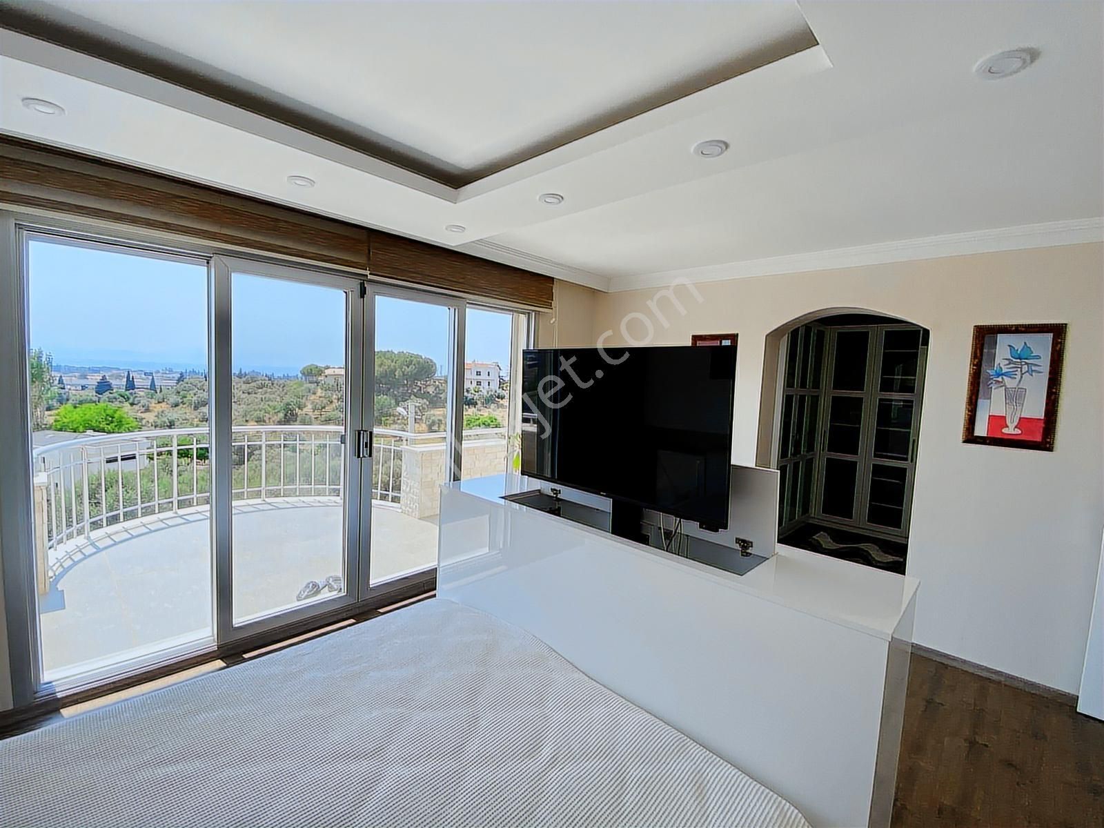 Kuşadası'nda Hayallerinizi Zorlayan 5+2 1250m2 Lüks Villa - Görsel 14