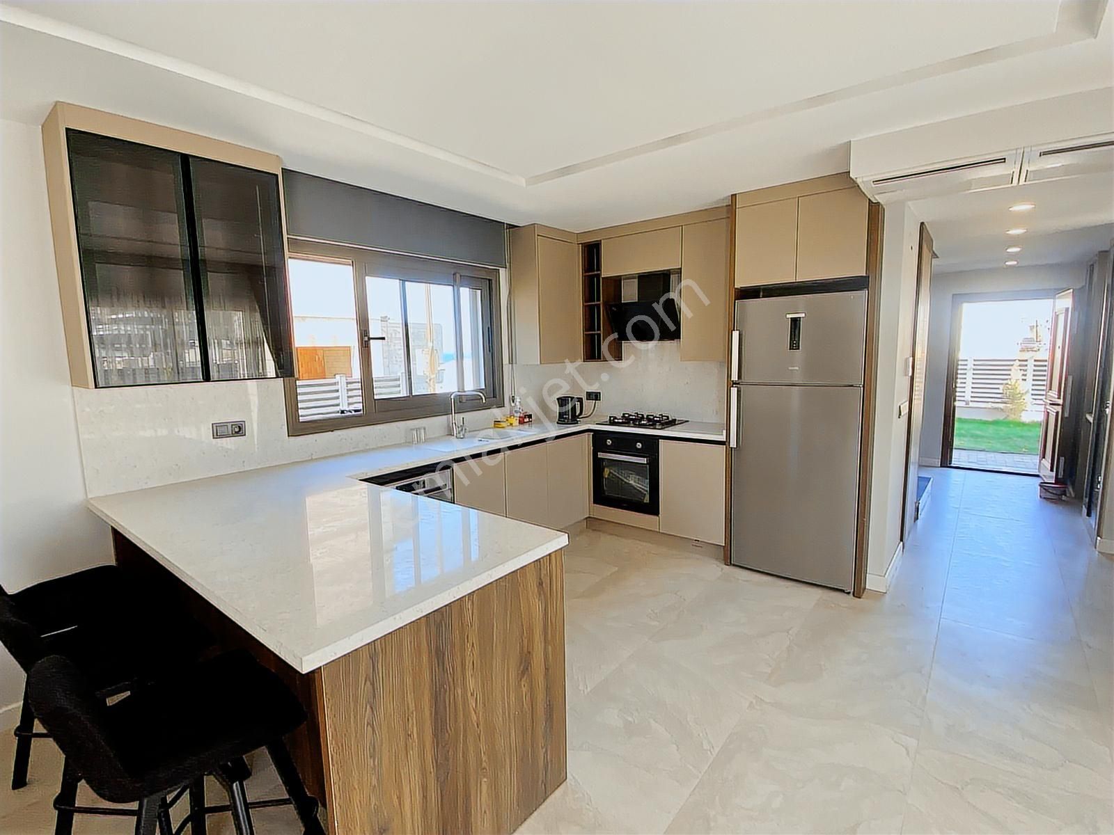 Kuşadası'nda Özel Havuzlu Tam Müstakil 4+1 Sıfır Lüks Villa - Görsel 28