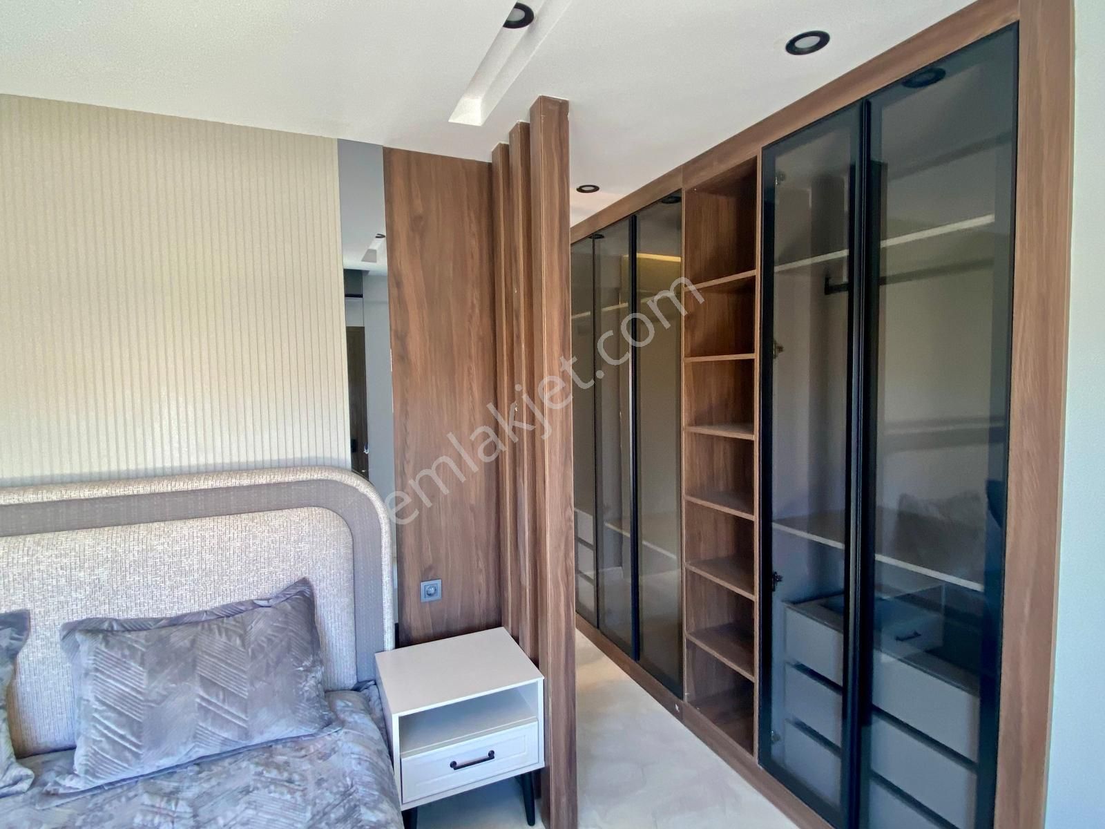 Kuşadası'nda Özel Havuzlu Tam Müstakil 4+1 Sıfır Lüks Villa - Görsel 34