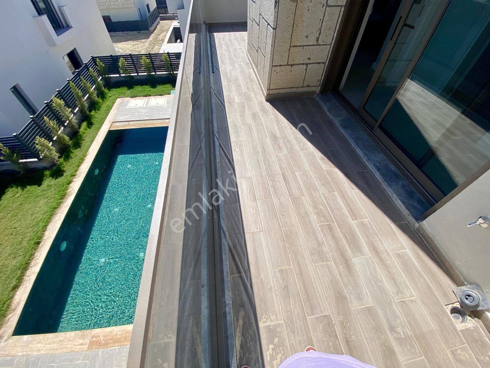 Kuşadası'nda Özel Havuzlu Tam Müstakil 4+1 Sıfır Lüks Villa - Görsel 23