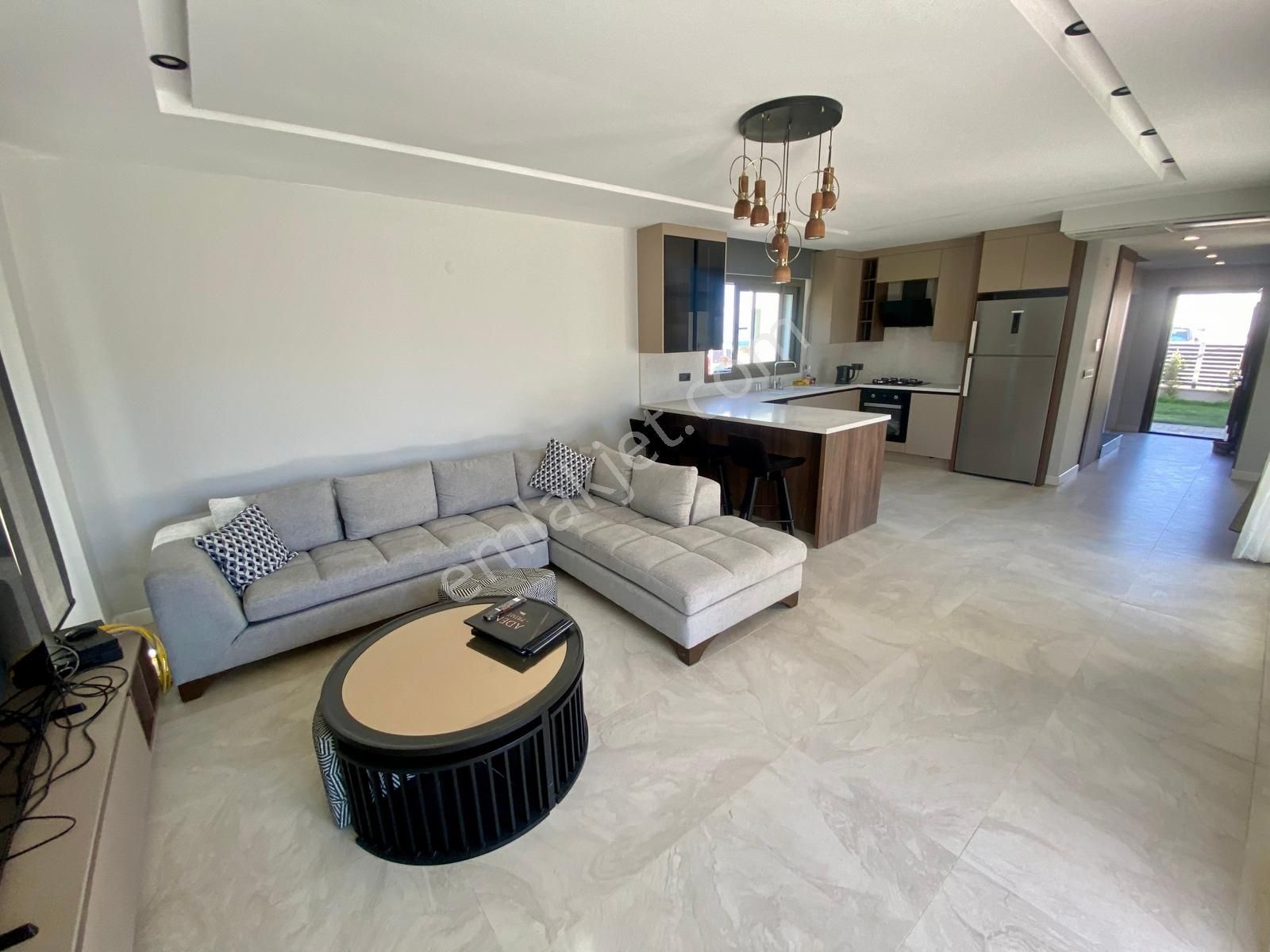 Kuşadası'nda Özel Havuzlu Tam Müstakil 4+1 Sıfır Lüks Villa - Görsel 8