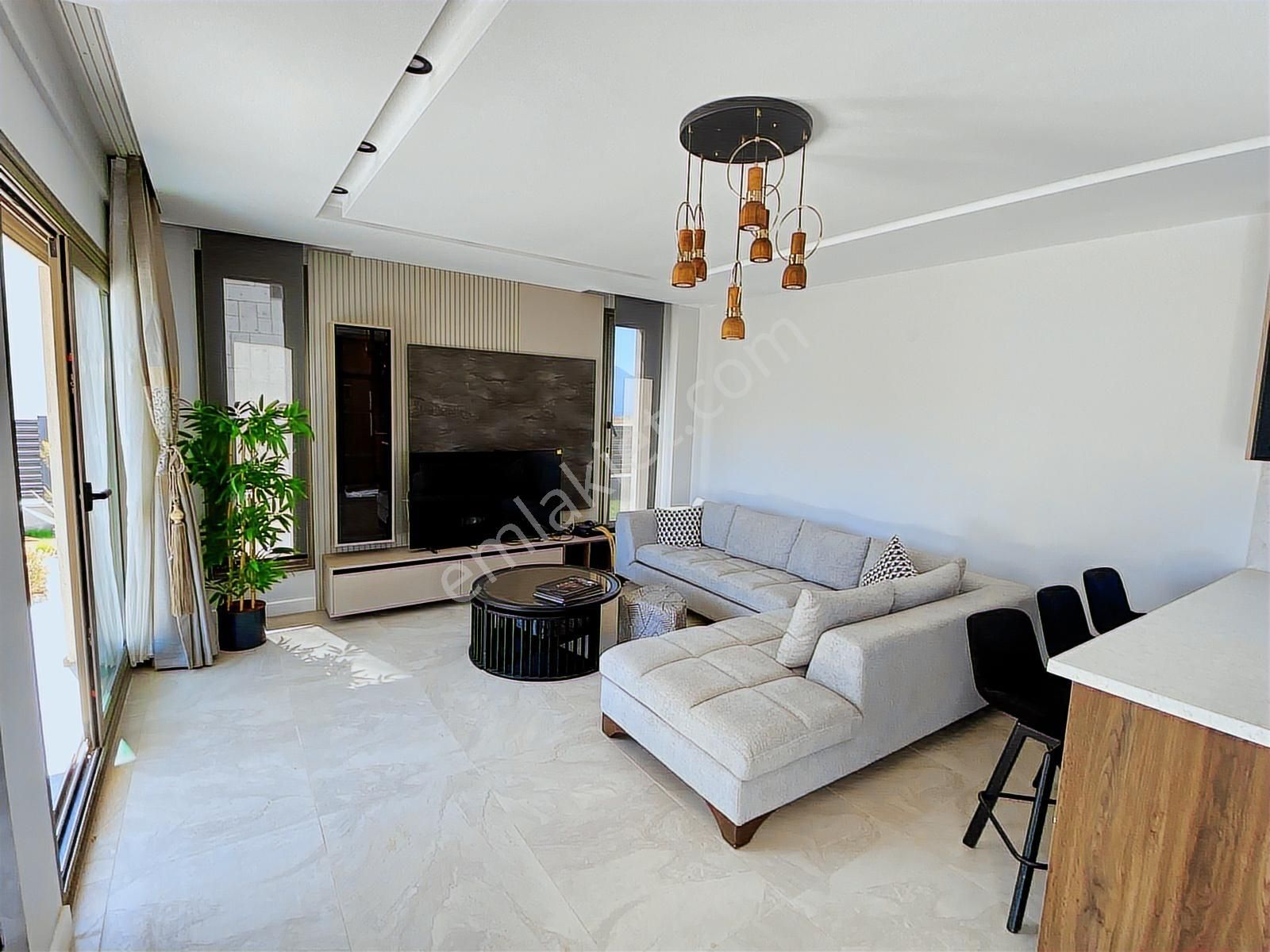 Kuşadası'nda Özel Havuzlu Tam Müstakil 4+1 Sıfır Lüks Villa - Görsel 18