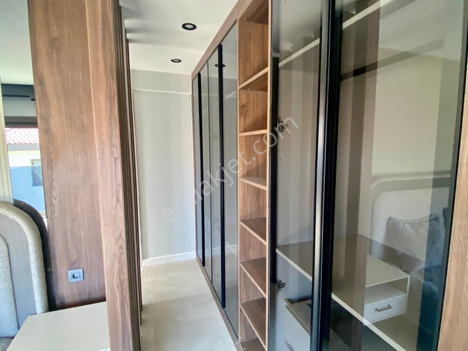 Kuşadası'nda Özel Havuzlu Tam Müstakil 4+1 Sıfır Lüks Villa - Görsel 4