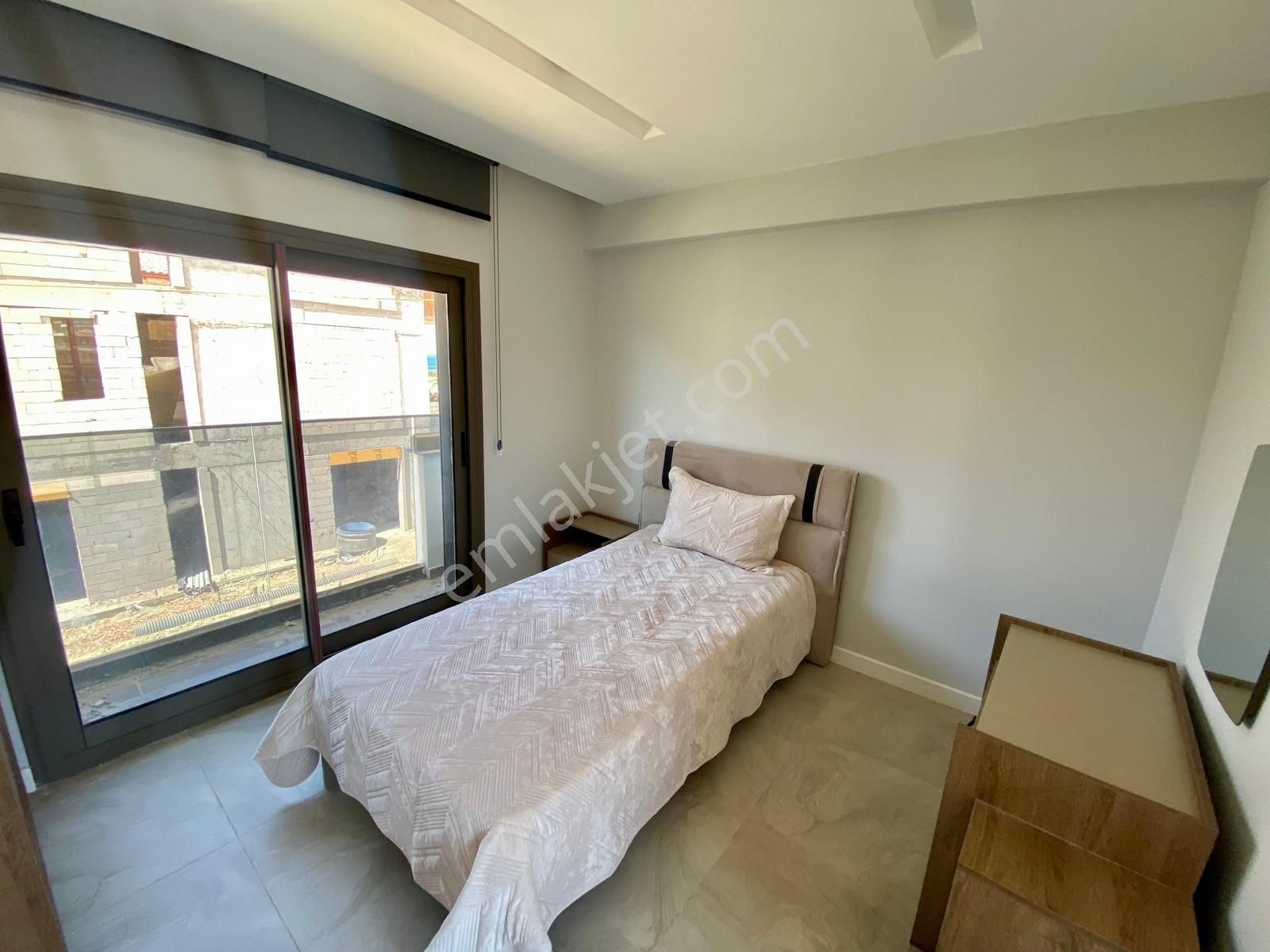 Kuşadası'nda Özel Havuzlu Tam Müstakil 4+1 Sıfır Lüks Villa - Görsel 10