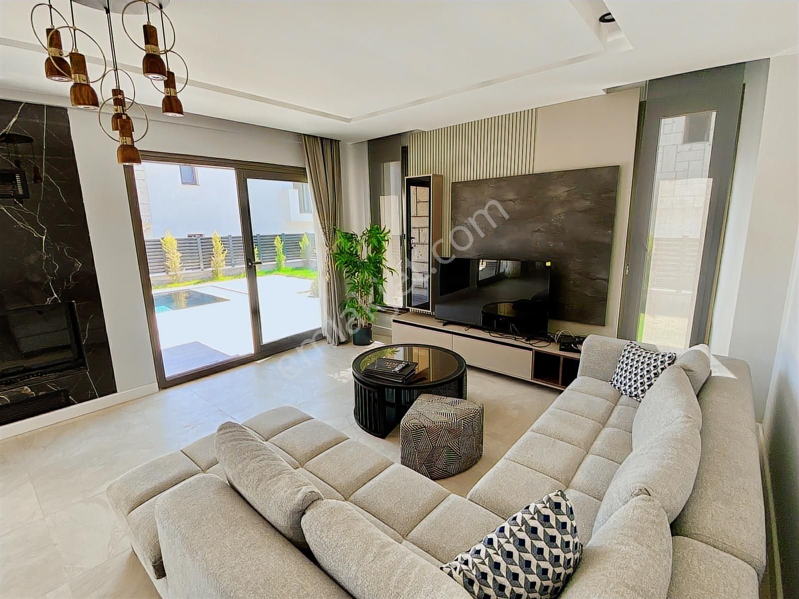 Kuşadası'nda Özel Havuzlu Tam Müstakil 4+1 Sıfır Lüks Villa - Görsel 26