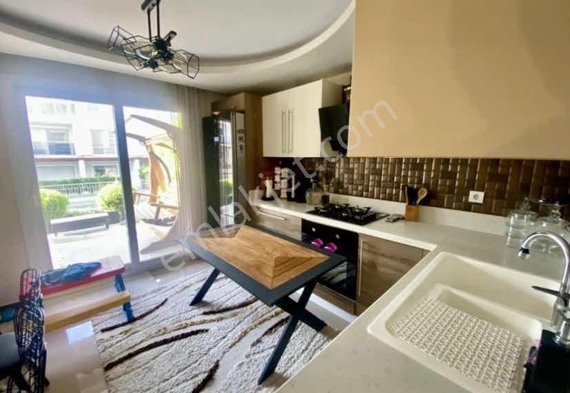 Kuşadası'nda Muhteşem Konumda 5+2 Yatırımlık Tripleks Villa - Görsel 29