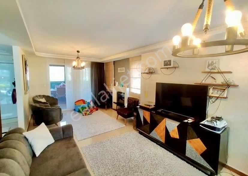 Kuşadası'nda Muhteşem Konumda 5+2 Yatırımlık Tripleks Villa - Görsel 27