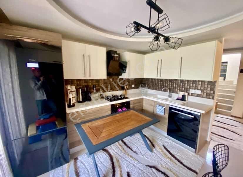 Kuşadası'nda Muhteşem Konumda 5+2 Yatırımlık Tripleks Villa - Görsel 28