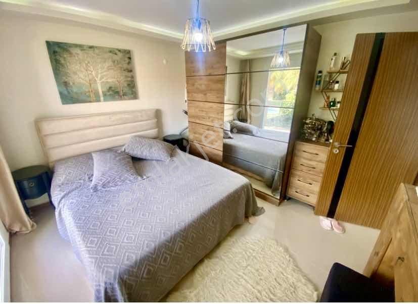 Kuşadası'nda Muhteşem Konumda 5+2 Yatırımlık Tripleks Villa - Görsel 30