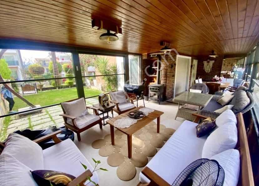 Kuşadası'nda Muhteşem Konumda 5+2 Yatırımlık Tripleks Villa - Görsel 16