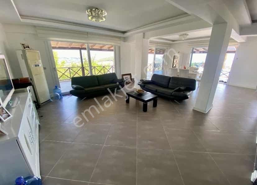 Kuşadası'nda Müstakil Havuzlu Deniz Manzaralı 5+1 Lüks Villa - Görsel 10