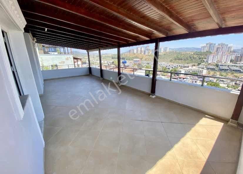 Kuşadası'nda Müstakil Havuzlu Deniz Manzaralı 5+1 Lüks Villa - Görsel 4