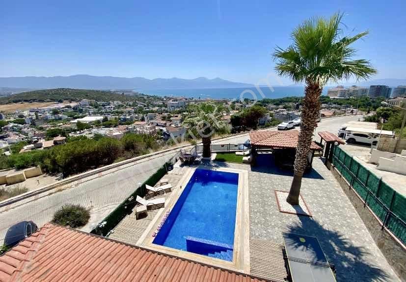 Kuşadası'nda Müstakil Havuzlu Deniz Manzaralı 5+1 Lüks Villa - Görsel 33