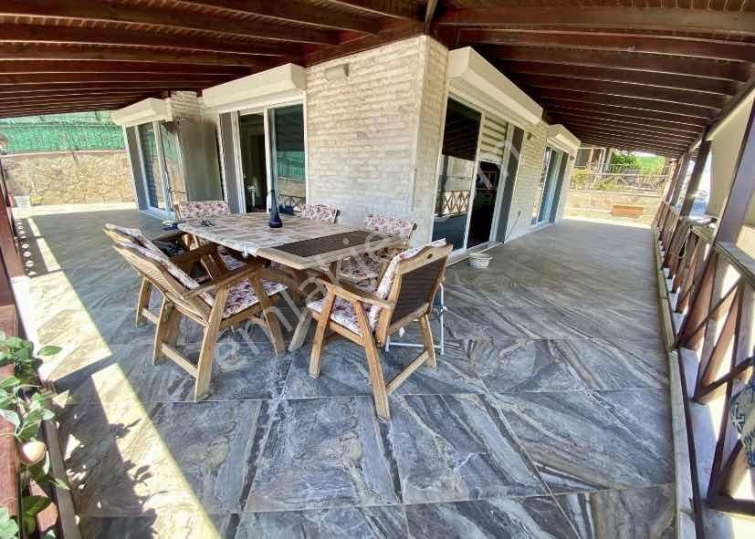 Kuşadası'nda Müstakil Havuzlu Deniz Manzaralı 5+1 Lüks Villa - Görsel 35