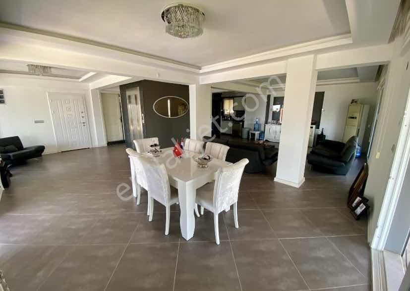 Kuşadası'nda Müstakil Havuzlu Deniz Manzaralı 5+1 Lüks Villa - Görsel 29